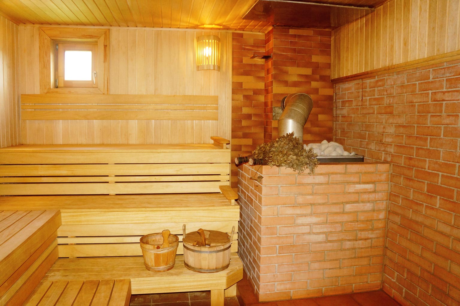 Русская баня на дровах в охотничьем клубе Истринский